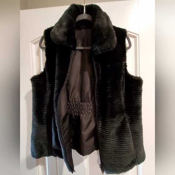 Black reversible vest - Picture 2 of 6